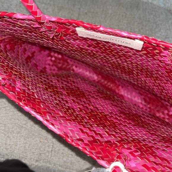 Colorful little straw tote bag from Urban Outfitters, handmade in Bali - Picture 4 of 8